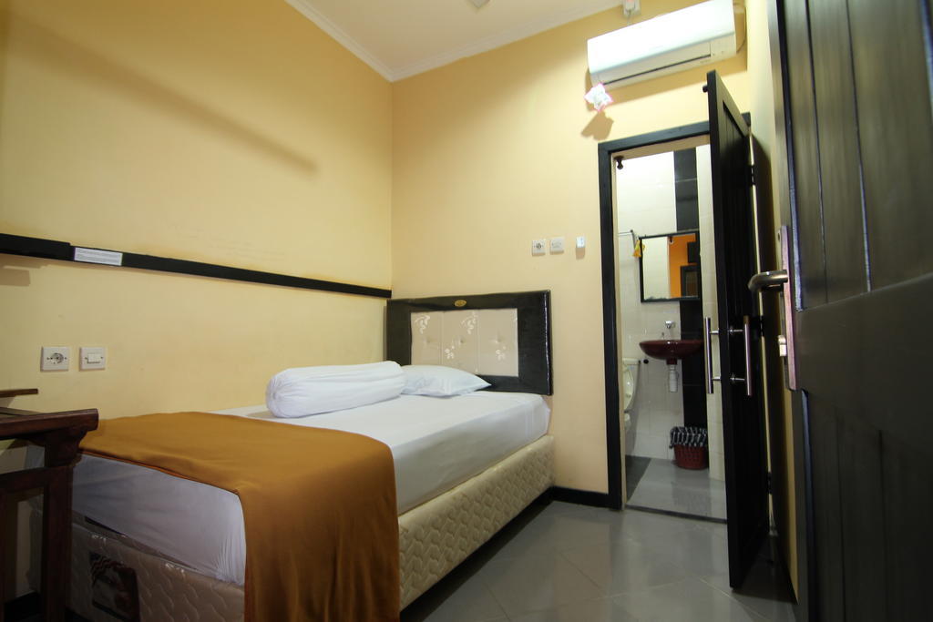 Ct1 Bali Bed & Breakfast Kuta Lombok Habitación foto